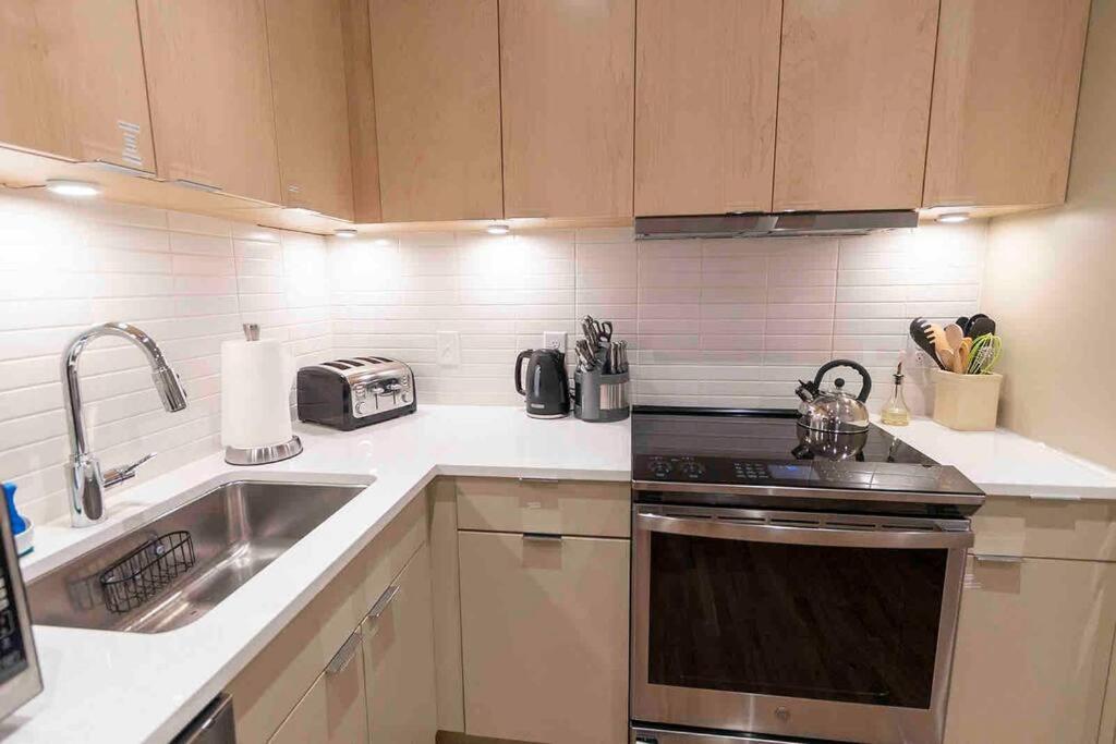 Spacious 2 Bed 2 Bath Downtown Otr Condo Minutes Walk To The Reds Bengals Stadium & More! Цинциннати Экстерьер фото